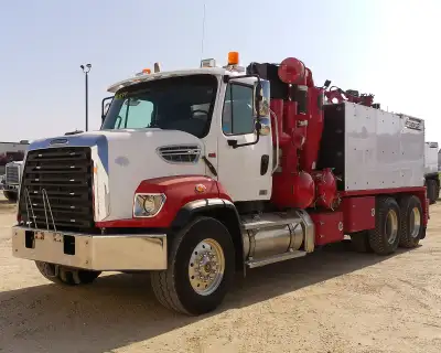 Great deal LOW MILEAGE 2021 Freightliner 114SD w/ attached Rival T7 hydrovac -95,867 kms -Detroit Di...