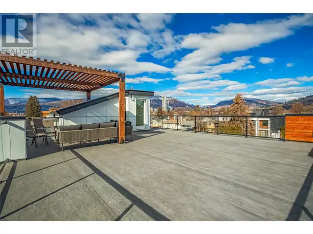 841 & 843 Martin Avenue Kelowna, British Columbia in Houses for Sale in Penticton - Image 36