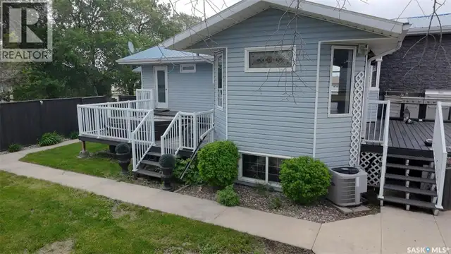 1010 Desmond STREET Grenfell, Saskatchewan in Houses for Sale in Regina - Image 3