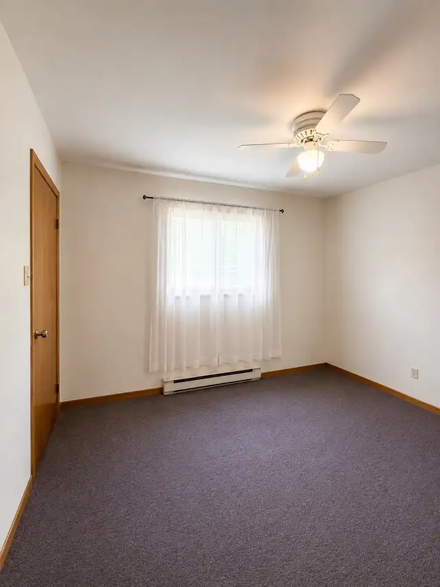 2 Bedroom for Rent on Lake St | Parking Included | Peterborough in Long Term Rentals in Peterborough - Image 10