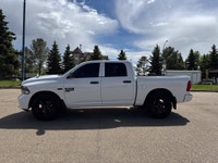 This Ram 1500 Classic boasts a Regular Unleaded V-8 5.7 L/345 engine powering this Automatic transmi... (image 3)