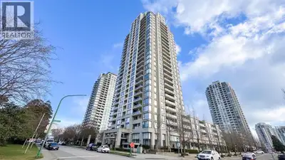 High-floor 2-bedroom, 2-bathroom home in Burnaby´s convenient Highgate neighbourhood. Functional lay...