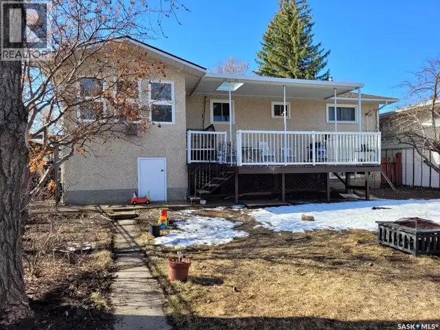 529 6th AVENUE E Assiniboia, Saskatchewan in Houses for Sale in Moose Jaw - Image 3
