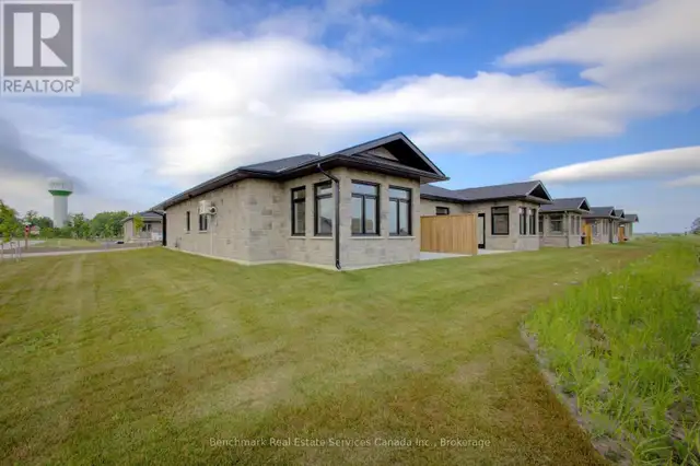 65 CAVALIER CRESCENT Huron-Kinloss, Ontario in Condos for Sale in Grand Bend - Image 17