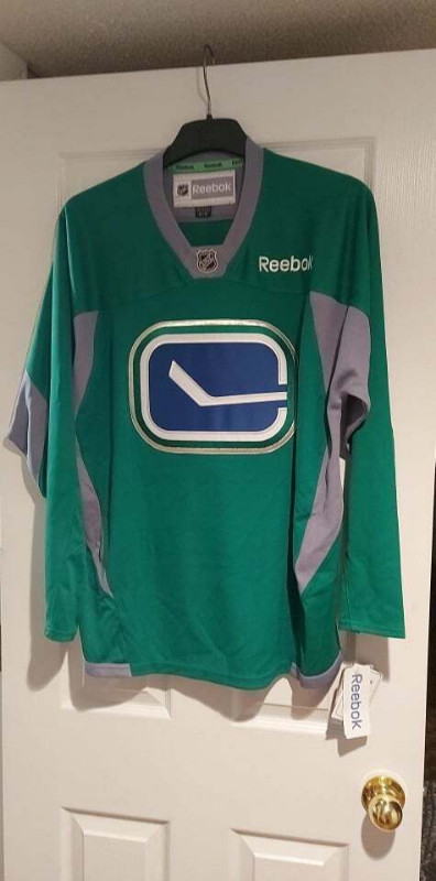 NHL Hockey Jersey's Vancouver Canucks in Hockey in St. Catharines