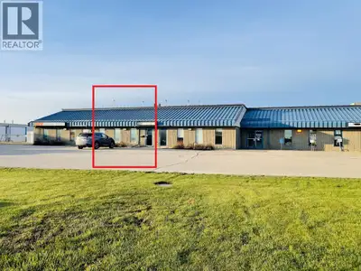FENCED YARD with great exposure on a busy road in Richmond Industrial. Features fresh well lit open...