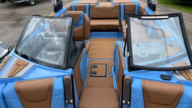 2024 Malibu M220 in Powerboats & Motorboats in Muskoka - Image 9