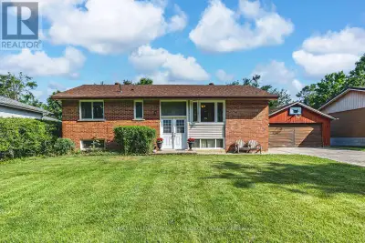 CHARMING COMMUNITY LIVING CLOSE TO WATERFRONT FUN & URBAN CONVENIENCE! Welcome to your next home in...