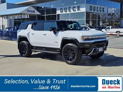Step up to our 2026 GMC HUMMER EV 2X 4WD with the Illumination Pack that rides with a revolutionary...