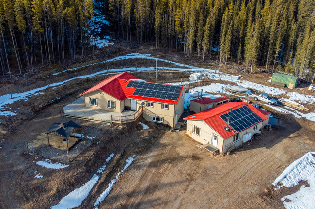 20 Acres, 4-bed home & Shop in Judas Creek- Felix Robitaille® in Houses for Sale in Whitehorse - Image 3