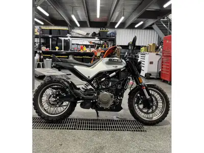 2020 Husqvarna VITPILEN 401 Husqvarna VITPILEN 401 2020 Les photos peuvent être à titre indicatif et...