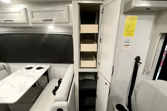 2024 Holiday Rambler Vacationer 35K - Gas Class A Motorhome. in RVs & Motorhomes in Red Deer - Image 22
