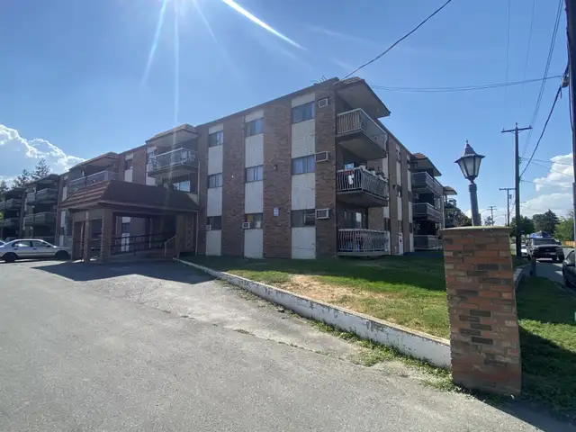2 Bedroom 1 Bath - A/C INCLUDED starting at $1425 in Long Term Rentals in Kamloops - Image 2