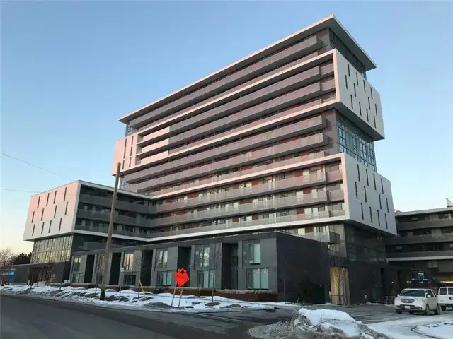 Bright 2 Bedroom Condo For Rent -North York Toronto-with PARKING