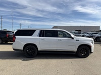 AMVIC Licensed Dealer * HD Surround Vision * Panoramic Sunroof * Second Row Heated Seats & Steering... (image 9)