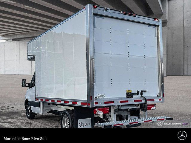 2024 Mercedes-Benz Sprinter 4500 144 Wheelbase RWD dans Autos et camions  à Longueuil/Rive Sud - Image 3