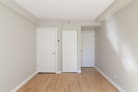 Semi-renovated Akelius two bedroom apartment for rent. Located near Drummond & Sherbrooke W in the D... (image 6)