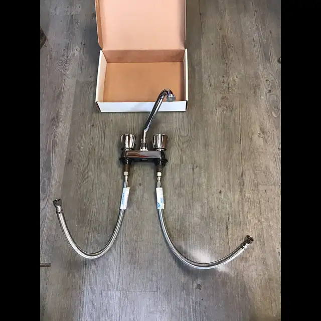 Robinet MAAX + 2 tuyaux flexibles (neuf) in Bathwares in Drummondville - Image 4