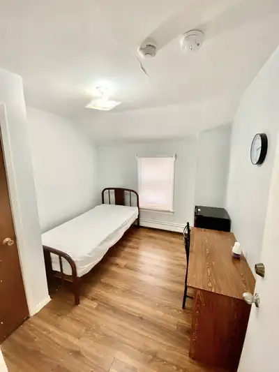 STUDENTS: ALL IN, CLEAN & QUIET ROOM DOWNTOWN SYDNEY