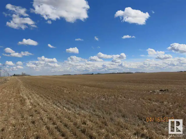 Southeast Twp 560 RR 252 Rural Sturgeon County, Alberta in Land for Sale in Edmonton - Image 4