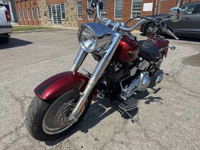 2010 Harley-Davidson Fat Boy ~ FAT BOY ~ 96CI ~ CANADIAN ~ COOL  in Street, Cruisers & Choppers in City of Toronto - Image 4