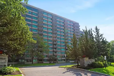 This well appointed 2 bedroom condo located in Manor Park maybe the place for you. Close to the Mont...