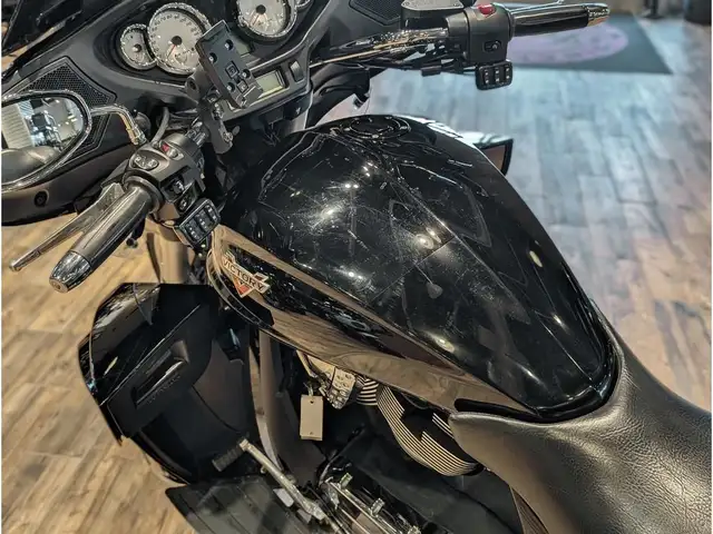 2016 Victory Motorcycles Cross Country Tour // Gloss Black in Sport Touring in Winnipeg - Image 10