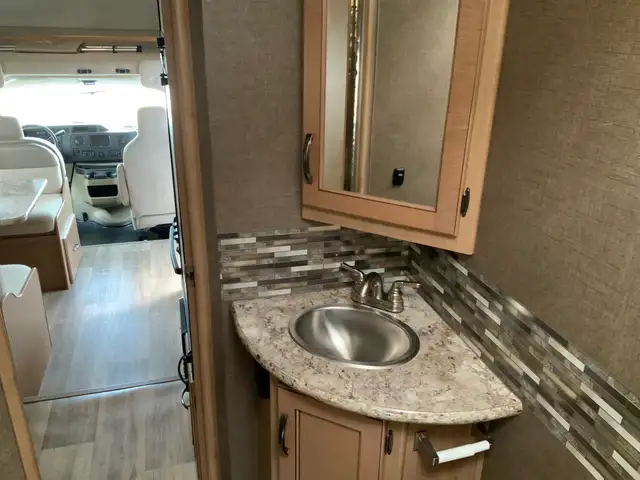 2017 Thor Freedom Elite 22FE in RVs & Motorhomes in Barrie - Image 26