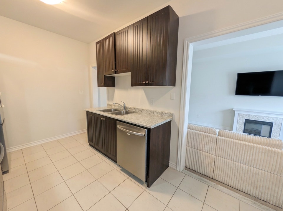 79 Baker St, Thorold - 3 Bedroom Townhouse 5
