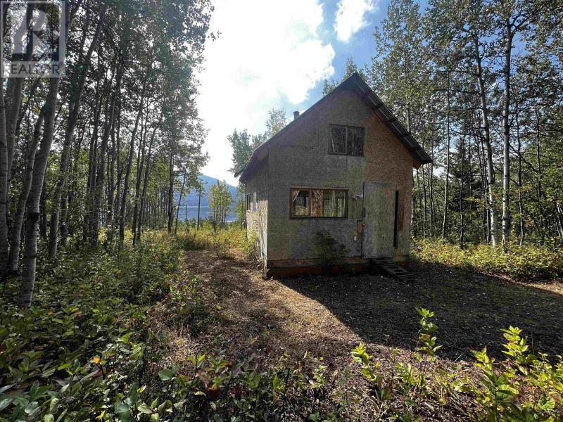 3220 FRANCOIS LAKE ROAD Fraser Lake, British Columbia Houses for Sale