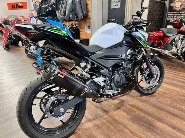 2019 Kawasaki Z400 ABS in Sport Bikes in Oakville / Halton Region - Image 4