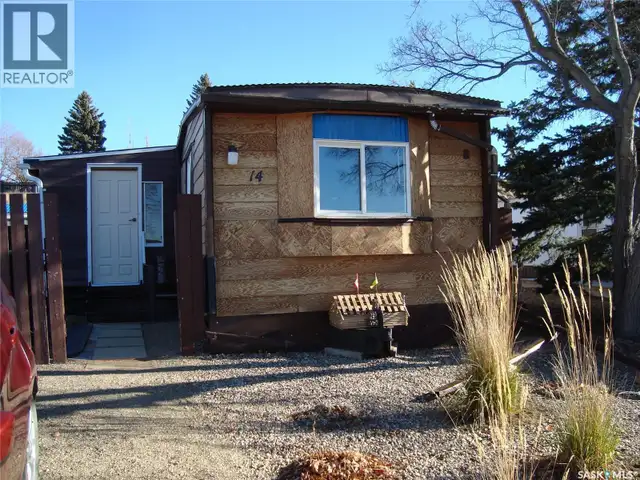 14 701 11th AVENUE NW Swift Current, Saskatchewan in Houses for Sale in Swift Current - Image 2