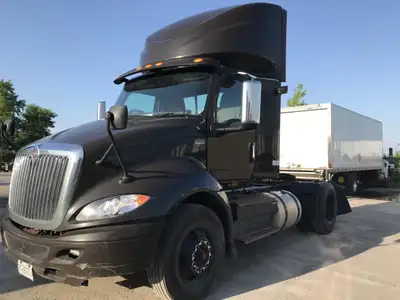 Stock #: V404077 Single Axle Day Cab Tractor, International A26 engine (450) HP, Eaton Endurant tran...