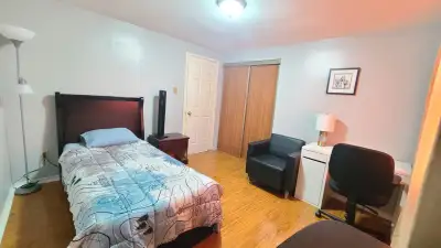 Furnished One Bedroom Available - Steeles & Mcowan - July 7th