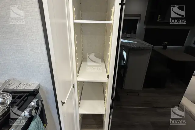 2025 VENTURE RV STRATUS 241VRK in Travel Trailers & Campers in Calgary - Image 21