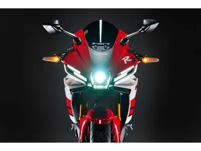 Laval Moto 2026 Yamaha YZF-R3 70th Anniversary Fin de saison = meilleures offres! Réservez maintenan...