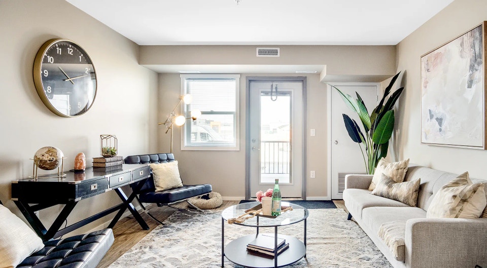 Pet-Friendly Two Bedroom One Bath Den with In-suite Laundry for 4