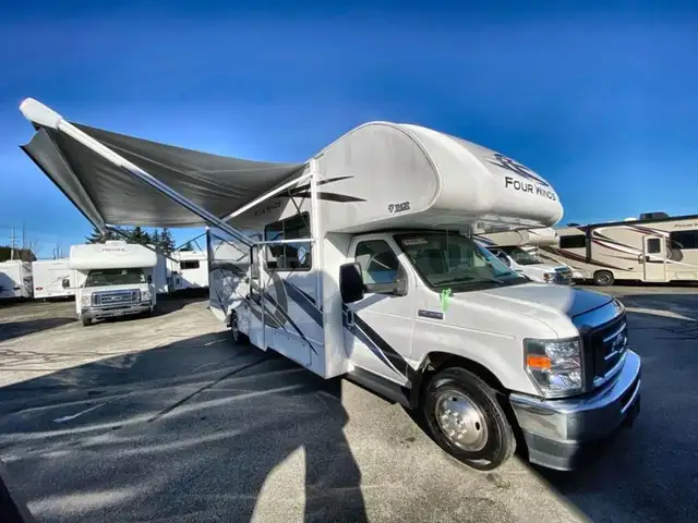 2022 Thor Motor Coach Four Winds 27R in RVs & Motorhomes in Abbotsford - Image 4