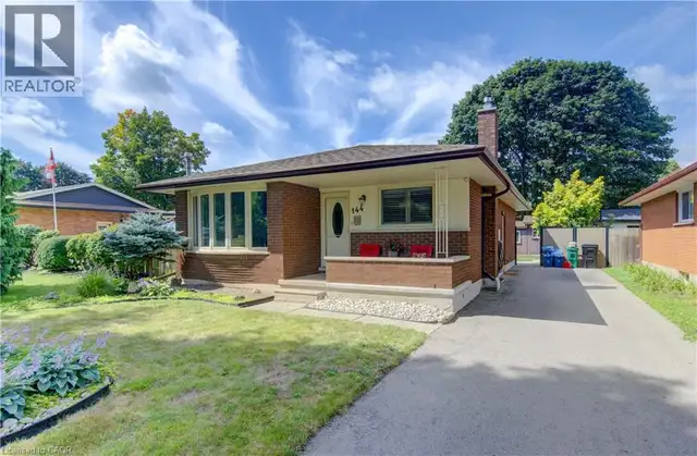 144 HOLBORN Drive Kitchener, Ontario in Houses for Sale in Kitchener / Waterloo - Image 3