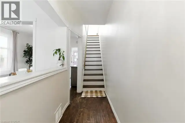 44 HOLTON Avenue N Hamilton, Ontario in Houses for Sale in Hamilton - Image 6
