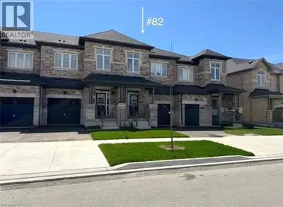 Welcome to this stunning townhome nestled in a sought-after executive East Galt neighborhood. The co...