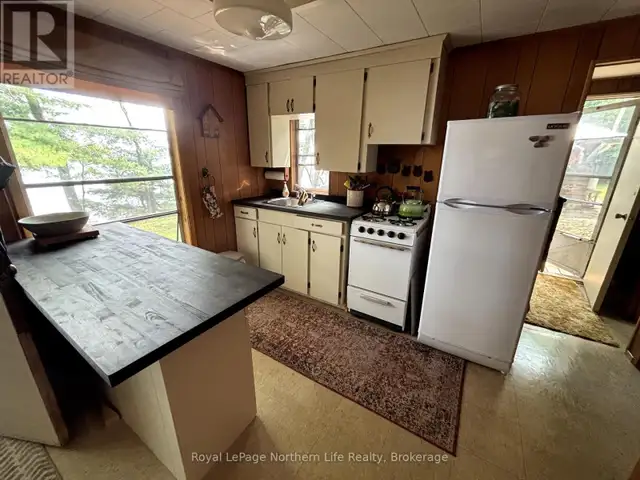17 MUSKIE BAY, LAKE NIPISSING Nipissing, Ontario in Houses for Sale in North Bay - Image 11