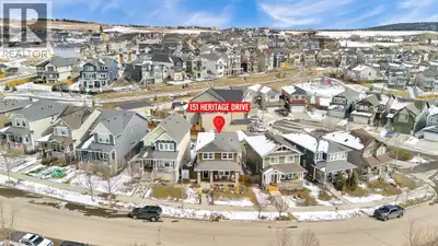 DOUBLE DETACHED GARAGE | 5 BEDROOMS | 4 BATHROOMS | FULLY DEVELOPED | MOUNTAIN VIEWSLooking for a mo...