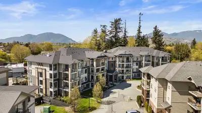 Bright & Spacious Open-Concept 1 Bed + Den Condo in Sardis — 2 Parking, In-Suite Laundry, Great Loca...