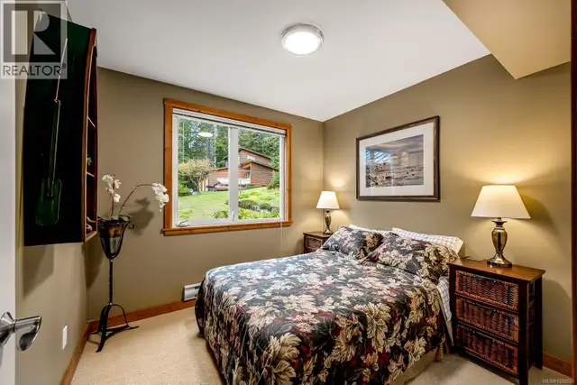 1590 Carrington Bay Rd Whaletown, British Columbia in Houses for Sale in Campbell River - Image 16