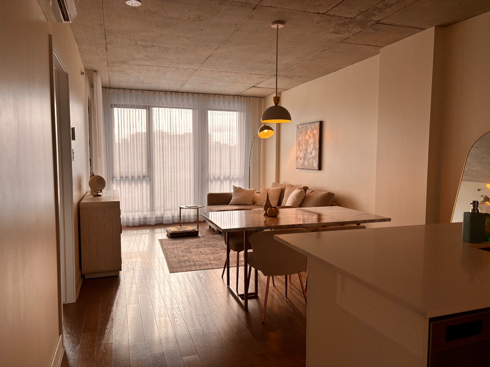 Fully furnished 1 bedroom 1 bathroom unit in Griffintown 2