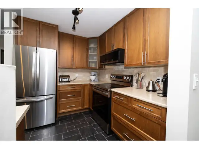 756 GIBSONS WAY Gibsons, British Columbia in Condos for Sale in Sunshine Coast - Image 9