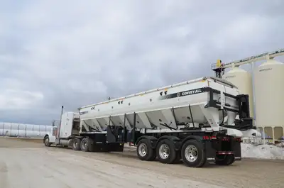 Qualifies for $5000 mail in rebate. The Convey-All CST1550 IS A SELF CONTAINED SEED TENDER c/w onboa...