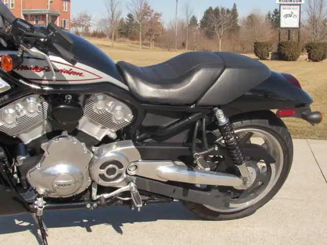 2006 Harley-Davidson VRSC R Street Rod in Street, Cruisers & Choppers in Leamington - Image 23