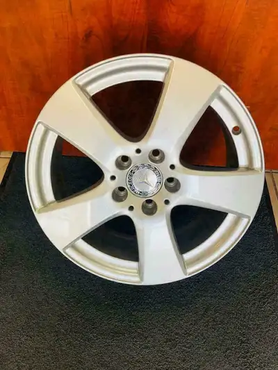 Brand new never mounted OEM Wheels for Mercedes MB29 17x7 ET:48 .5 Silver PN: A 205 401 5600 Holl#85...